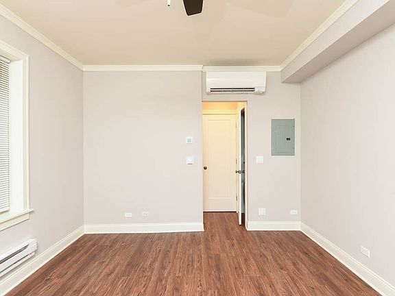 5th image of 640 W Wrightwood Ave #D501