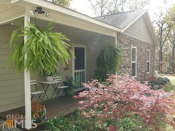 3rd image of 602 Cedar Dr