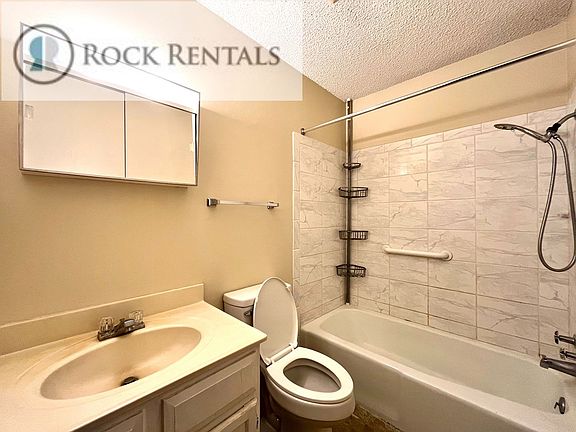 5th image of 3125 Belmont St #3127