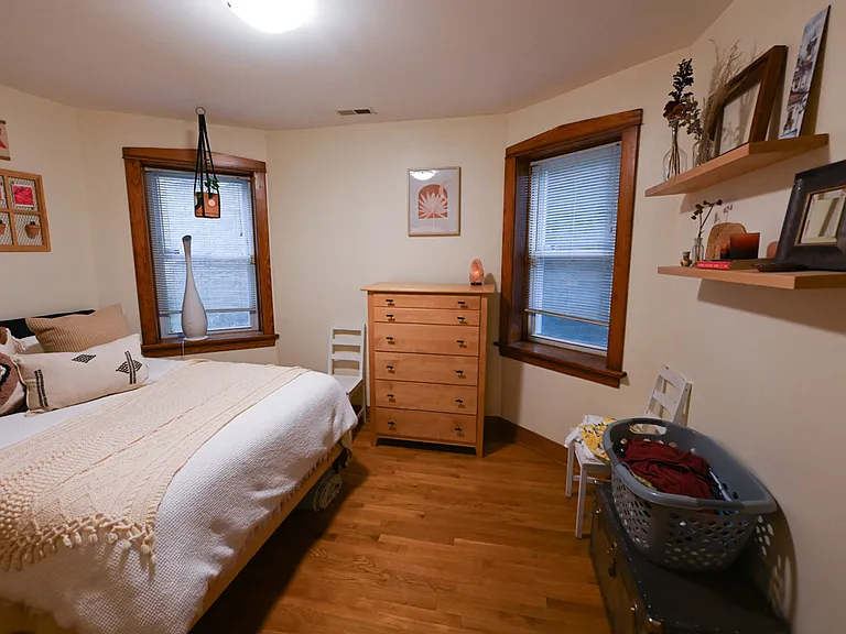 1110 N Oakley Blvd #G — Photo 1