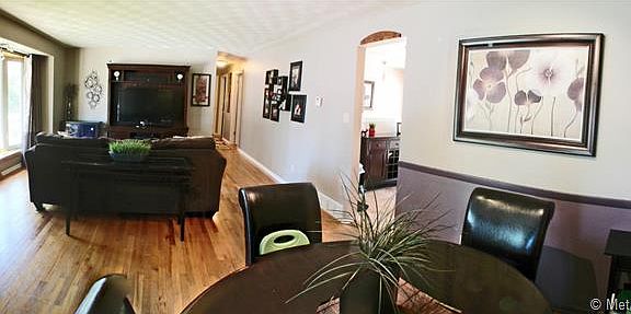 3rd image of 3121 E Weaver Ave