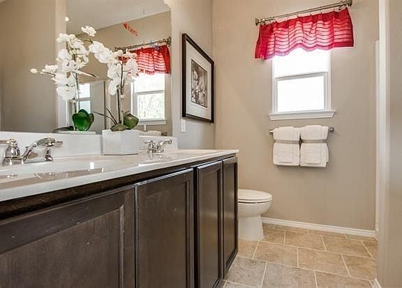 2nd image of 2405 Bermont Red Ln