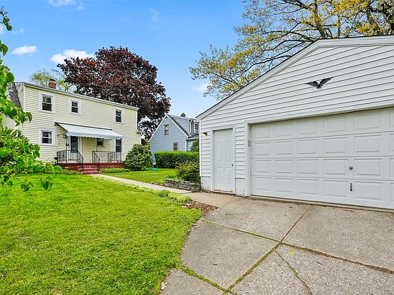 3rd image of 1578 W 32nd St