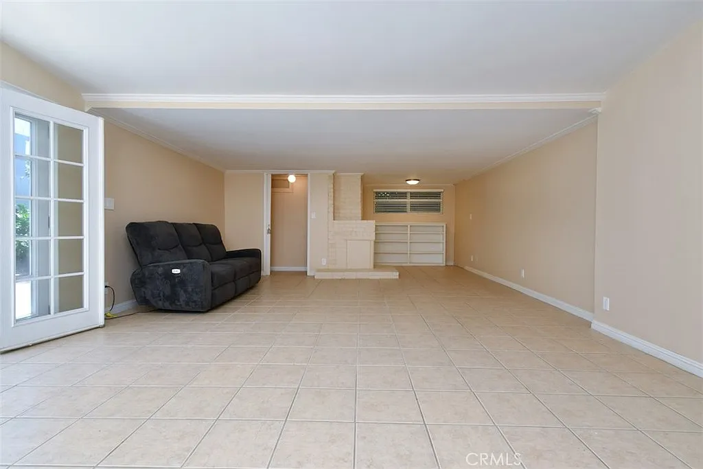 2 bed, 1093 sqft, $3,000 — Photo 3