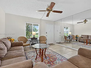 2 bed, 1025 sqft, $2,500 — Photo 4