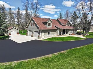 1608 E Lake Jessie Rd SE, Alexandria, MN 56308