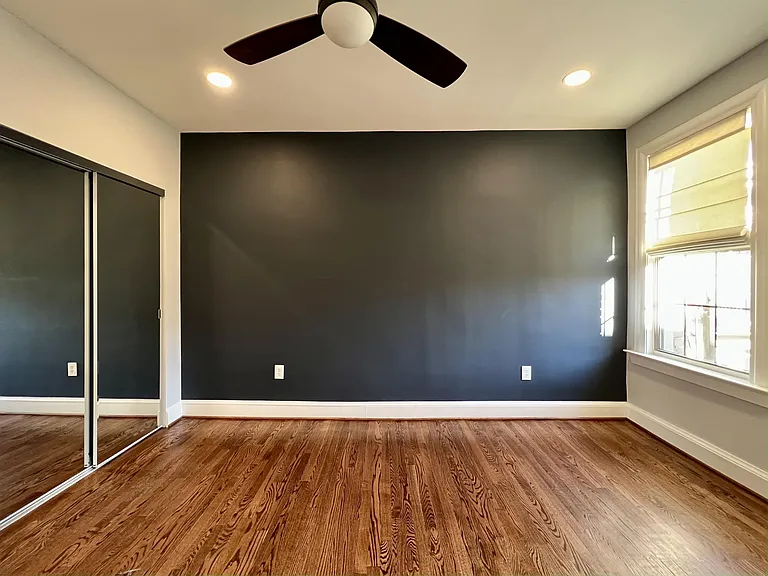 1401 Columbia Rd — Photo 30