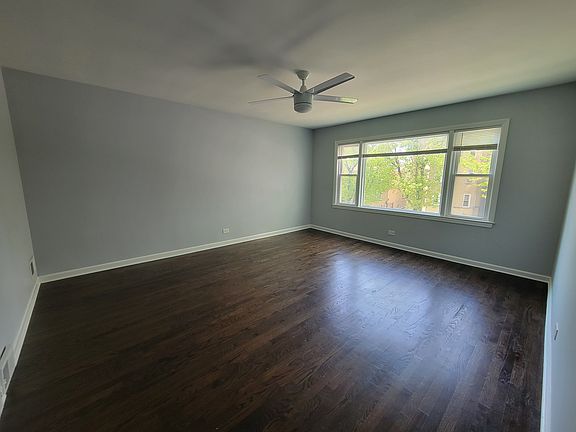 3rd image of 6335 N Francisco Ave #2S