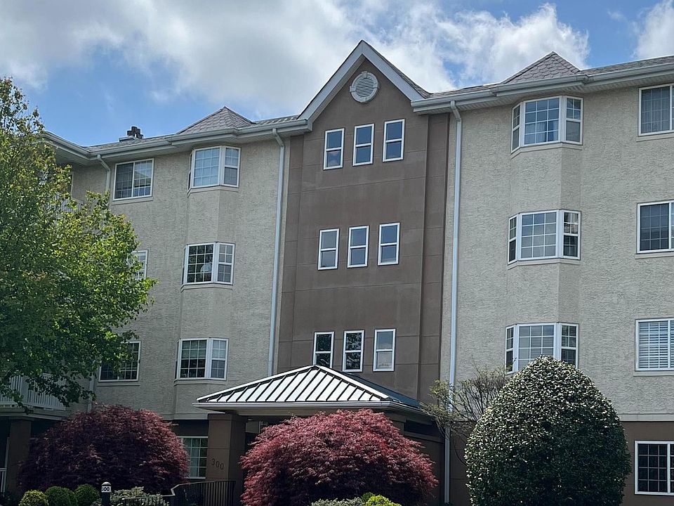1st image of 323 Paoli Pointe Dr