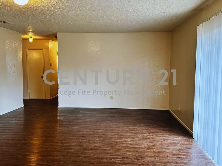 628 Taylor Ct — Photo 7