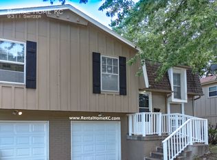 9311 Switzer St, Overland Park, KS 66214