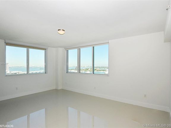 3rd image of 244 Biscayne Blvd #2701
