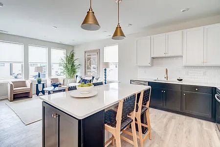 5th image of 3436 Carlton St #7B