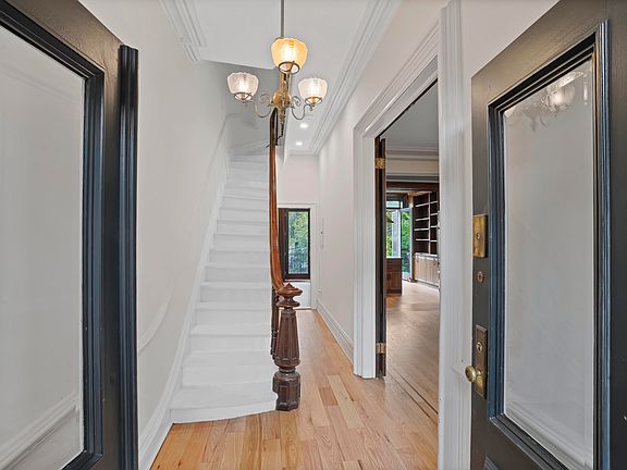 3rd image of 284 Carroll St Floor 1