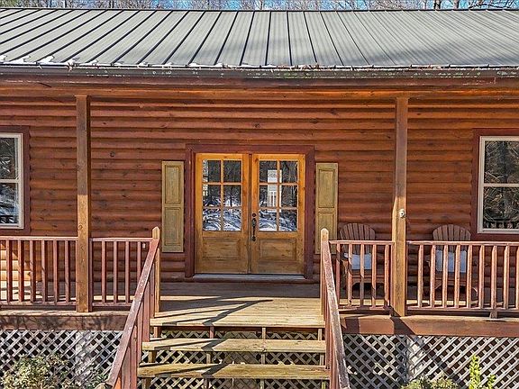 3rd image of 238 Clover Ln