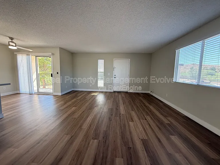 828 E Joan D Arc Ave — Photo 4