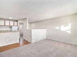 6900 N Olive St APT 7, Kansas City, MO 64118