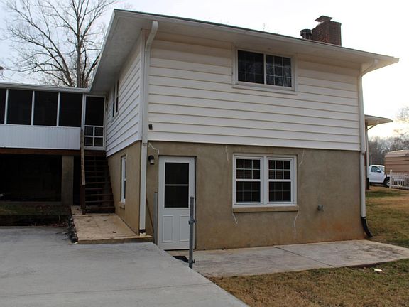 5th image of 718 Sunset Dr