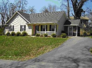 2 Elkmont Ter, Asheville, NC 28804