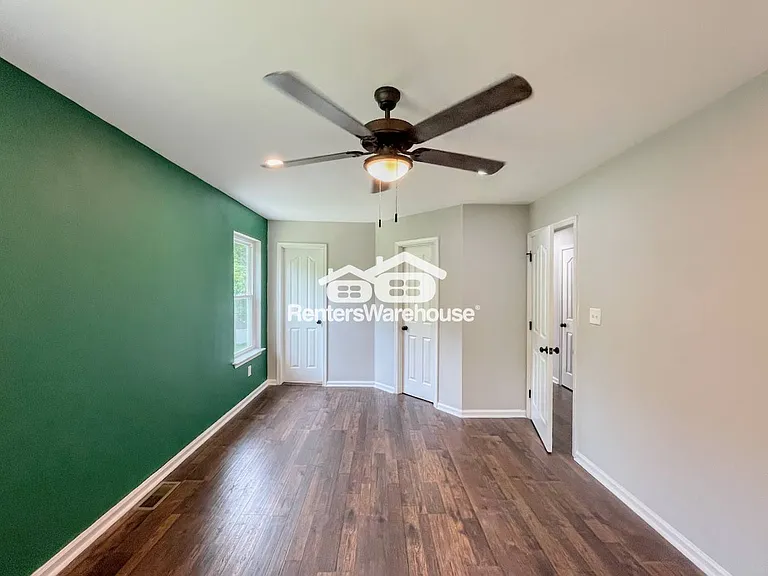 1054 Ivaloo St — Photo 23