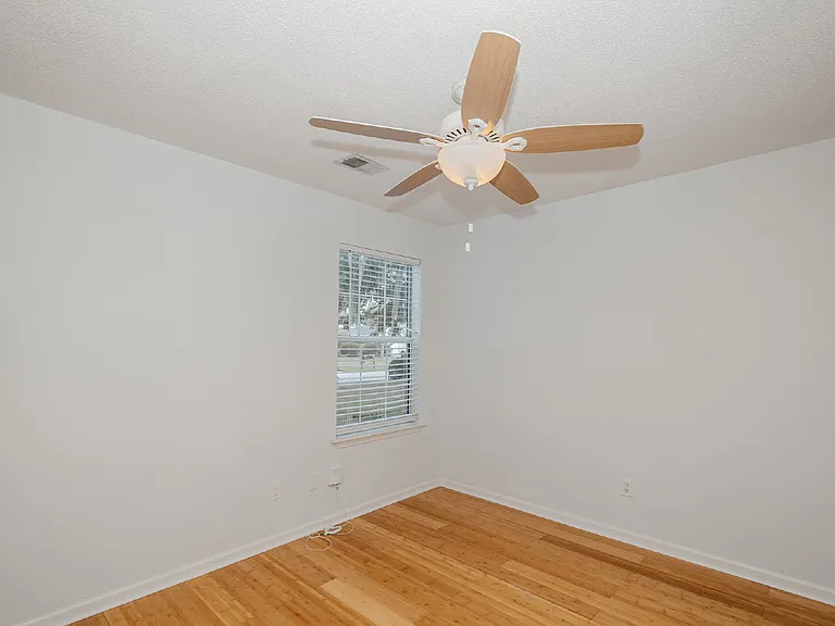 218 Lytham Ct — Photo 20