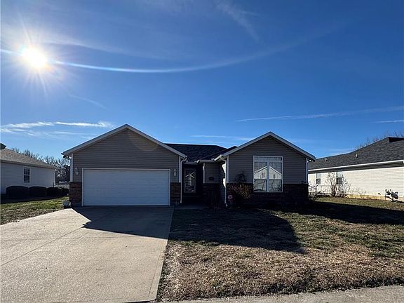 2nd image of 1010 Abby Ln
