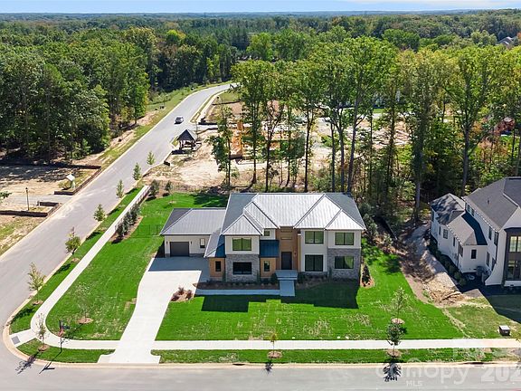 5th image of 203 Sugar Maple Ln #23