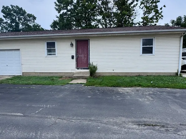 450 Long St #B, Ashville, OH 43103