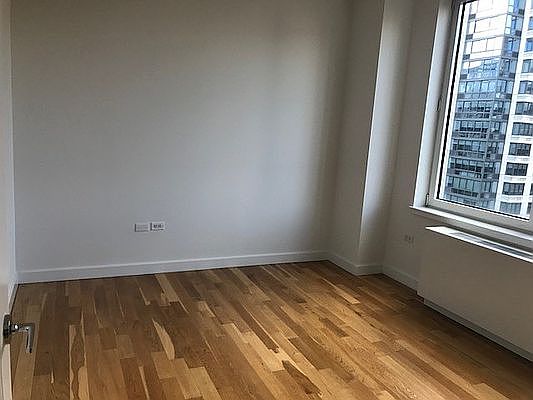 5th image of 805 Columbus Ave APT 10E