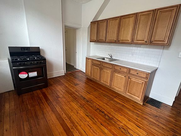 2nd image of 1837 Tilden Ave APT 3