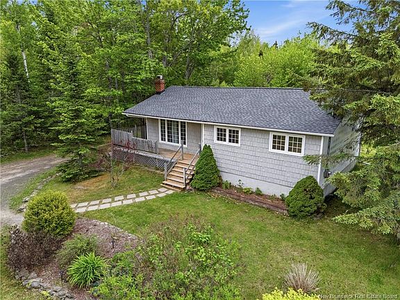 2nd image of 809 Pine Glen Rd