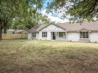 2030 Valley View Dr, Burleson, TX 76028