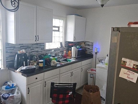 3rd image of 4082 E 175th St