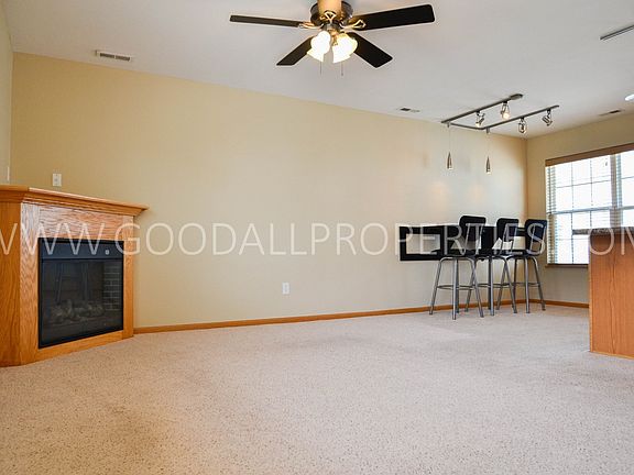 4th image of 15221 Alpine Dr