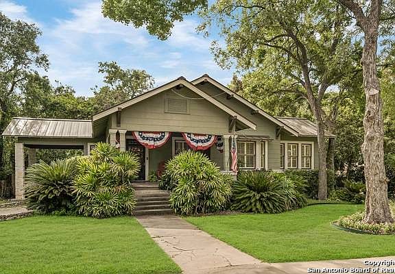 2nd image of 120 Encino Ave