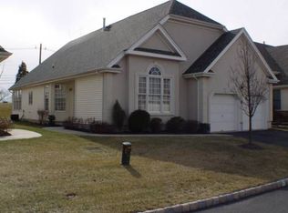 51 Tallman Ln, Somerset, NJ 08873