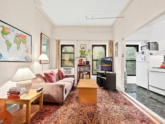 2nd image of 384 Park Pl #D