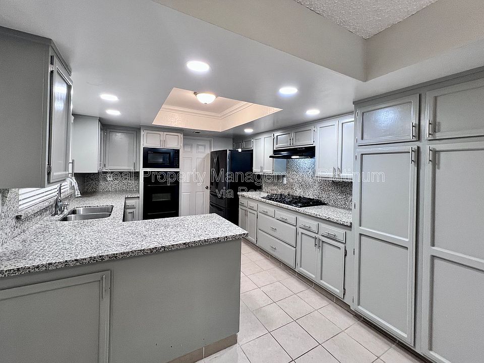 1st image of 404 N Villa Ave