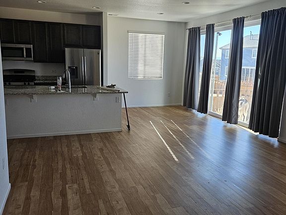 5th image of 6121 Easton Cir