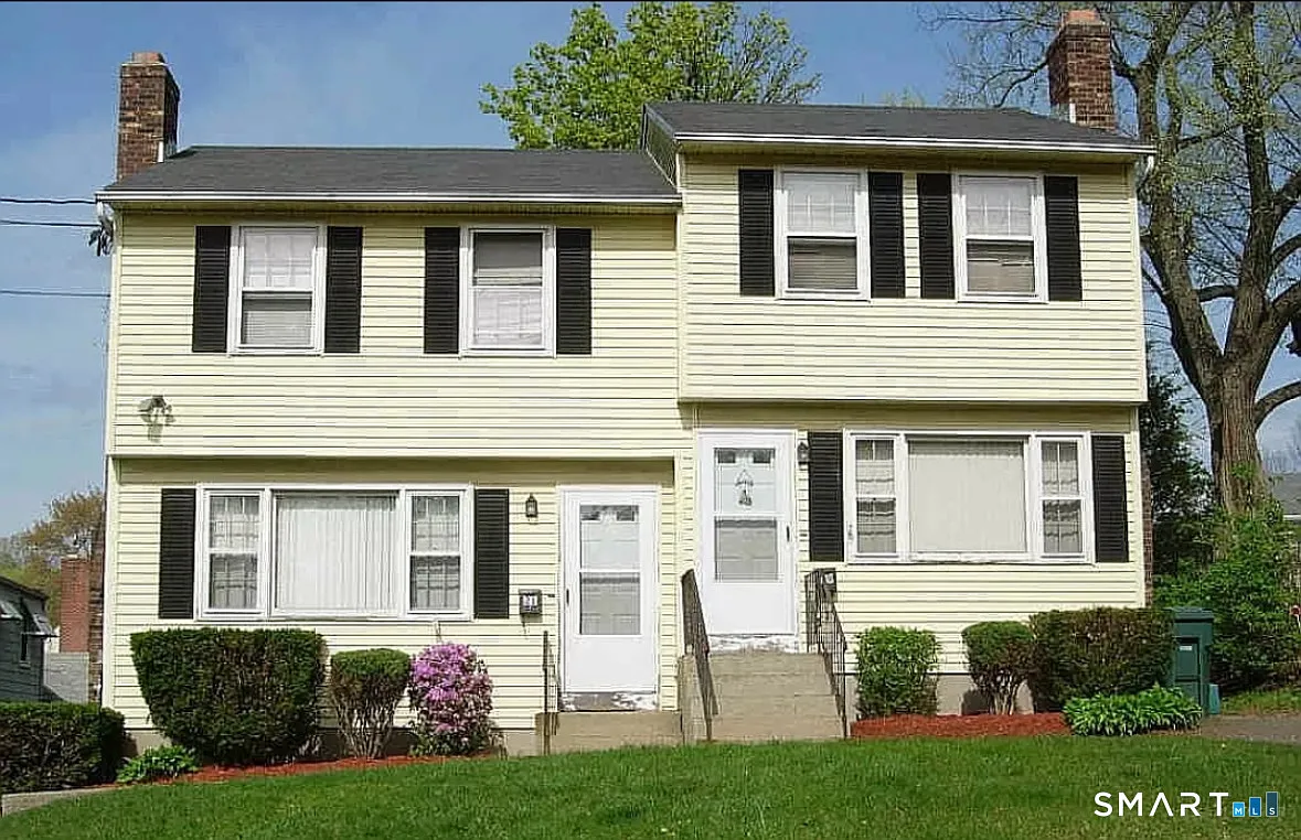 2 bed, 1.5 bath, 2036 sqft, $1,850 — Photo 1