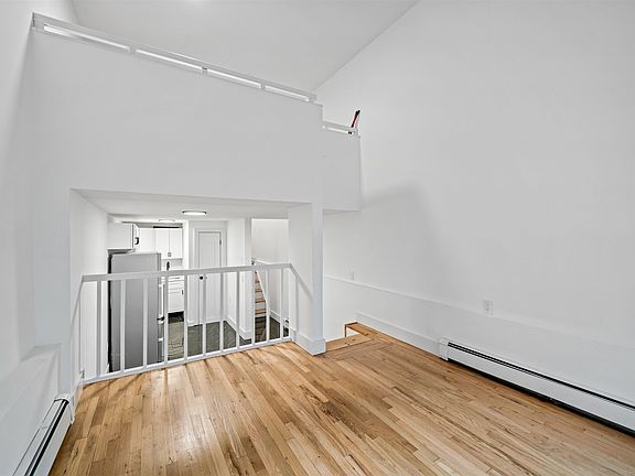 5th image of 153 1st St #1B
