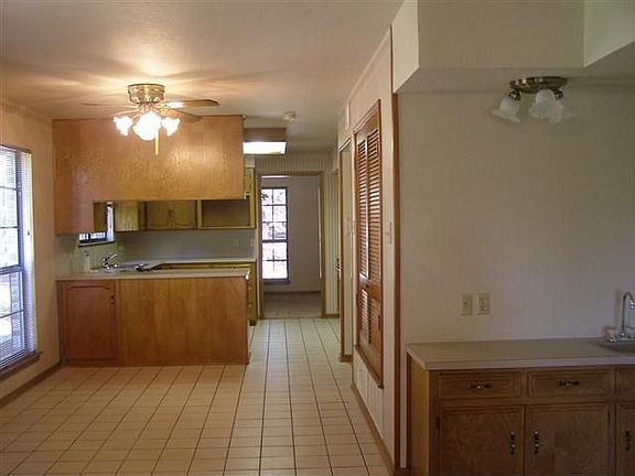 3rd image of 8 Keel Ln