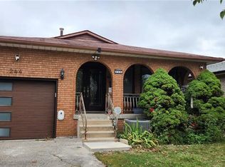 244 Guildwood Dr, Hamilton, ON L9C 6W8