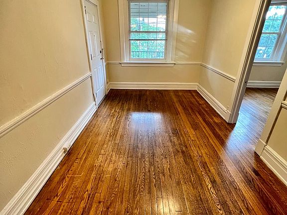 3rd image of 206 N Lombardy St APT 3