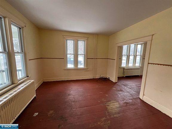 2nd image of 401 1st Ave NW