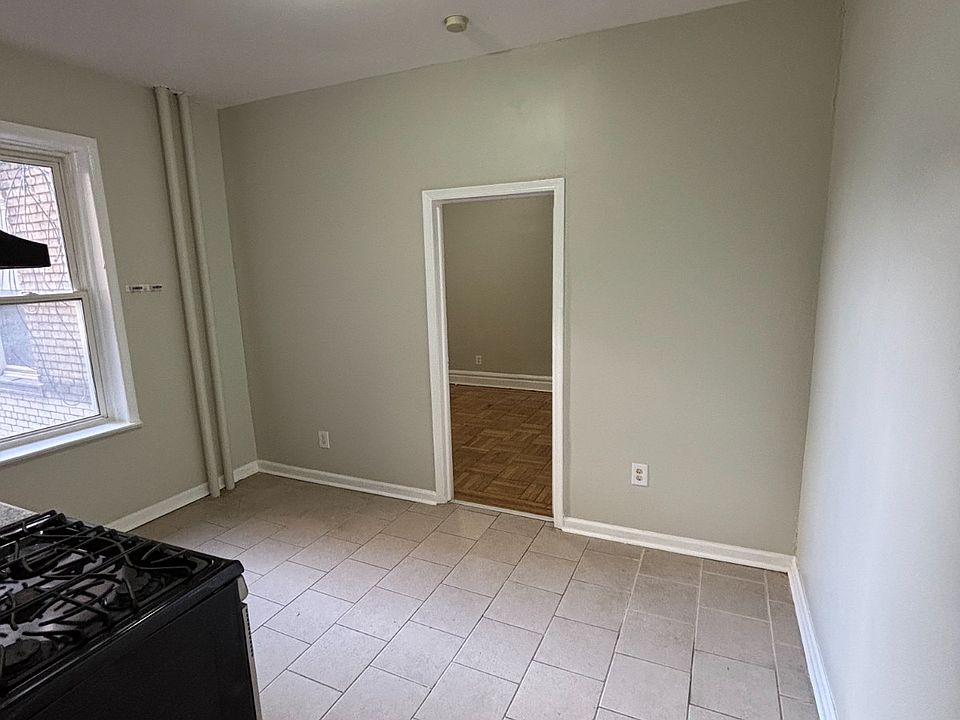 1st image of 195 Roseville Ave #2A
