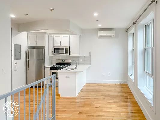 2nd image of 225 Howard Ave #3D