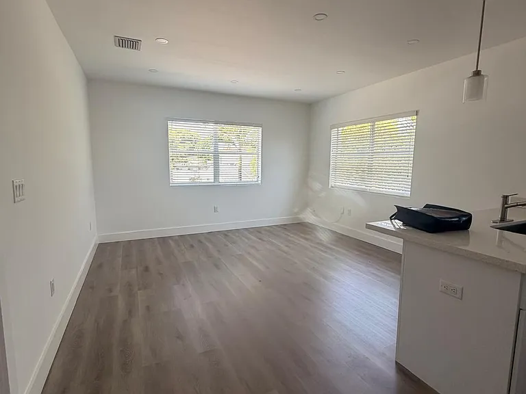 1754 SW 14th St #5 — Photo 10