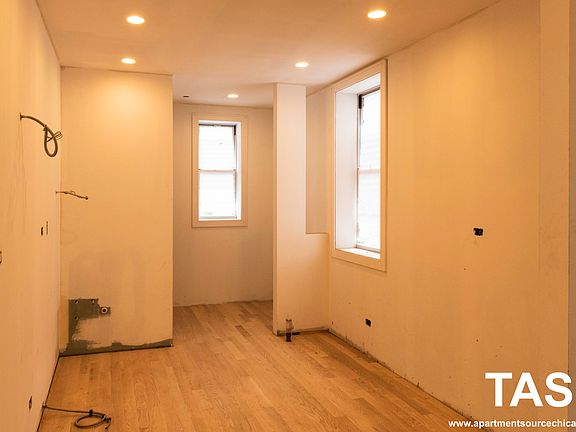 2nd image of 1919 W Winona St #2