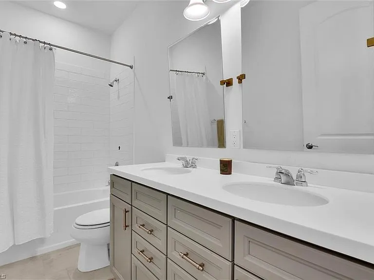 9605 Bexley Dr — Photo 18